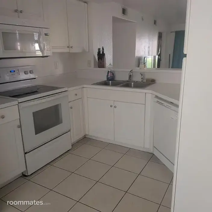 Room for rent in Bonita Springs, FL $950, condo
