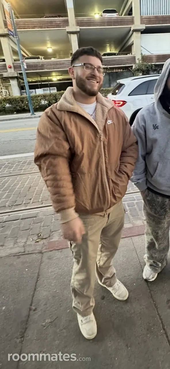 Profile photo 1 of 1