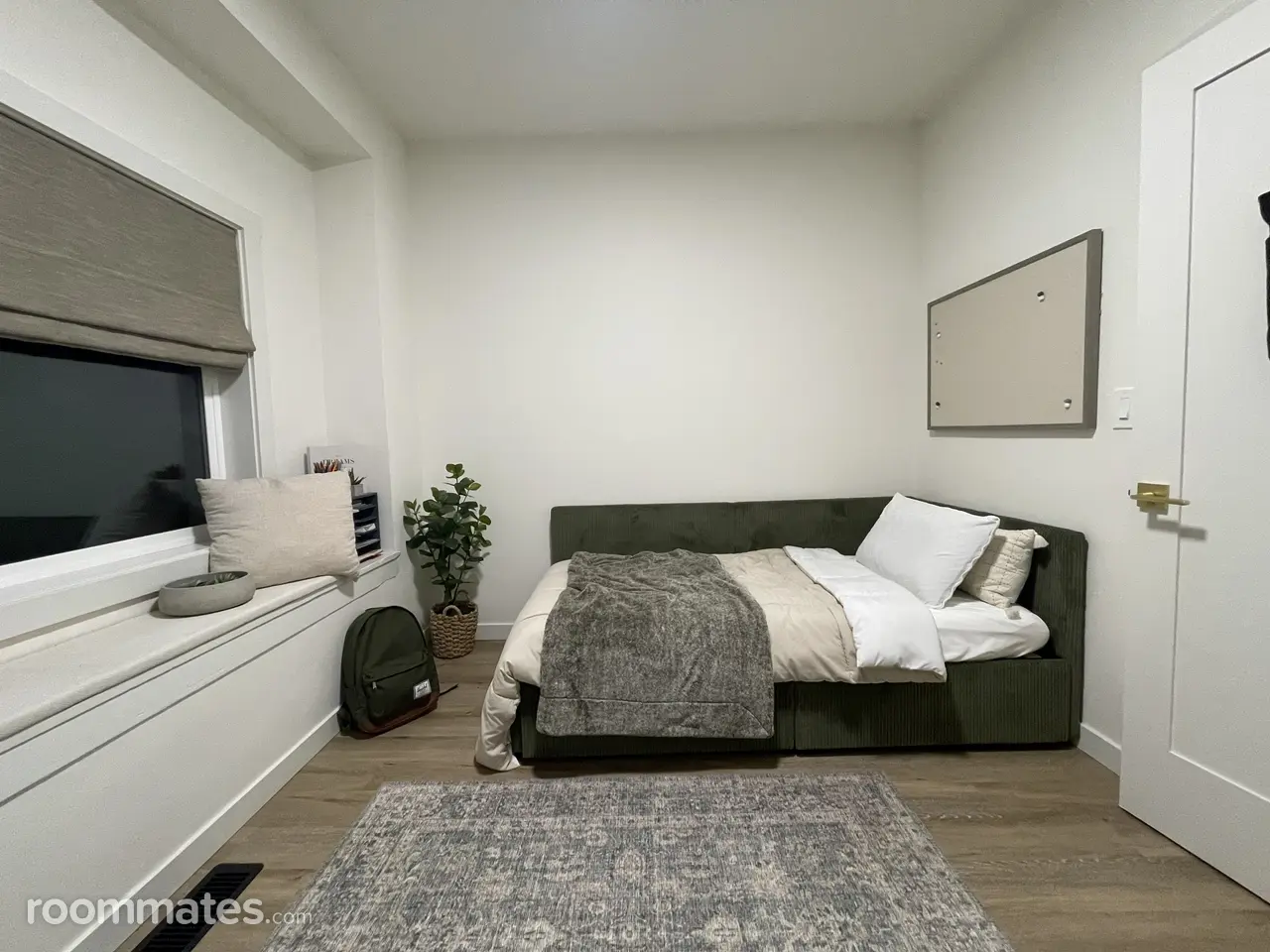 Profile photo 1 of 10