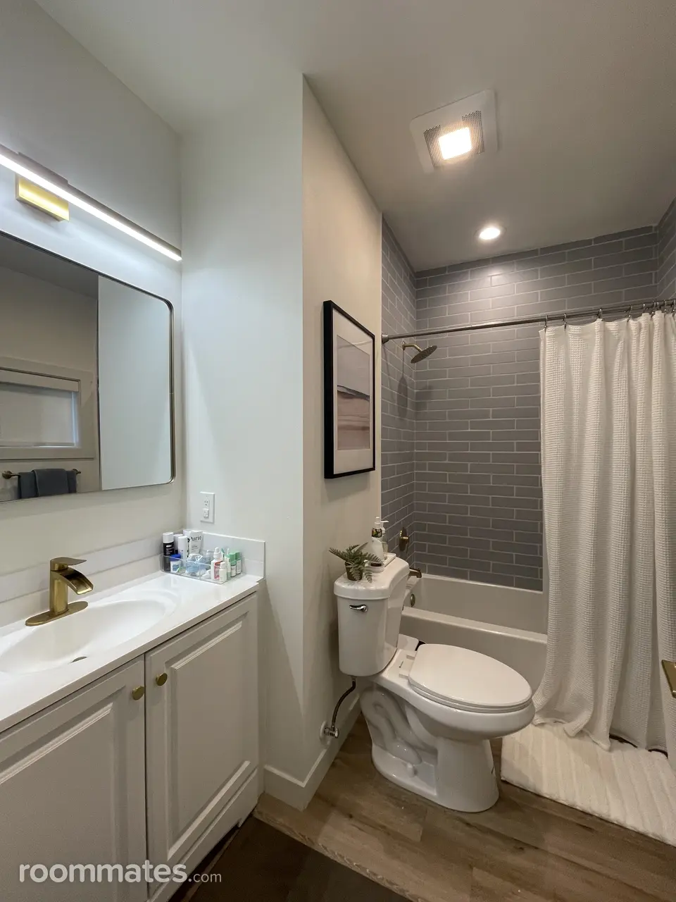 Profile photo 3 of 10