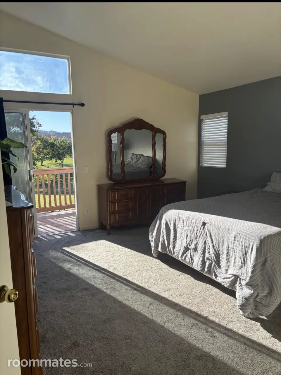 Profile photo 4 of 17