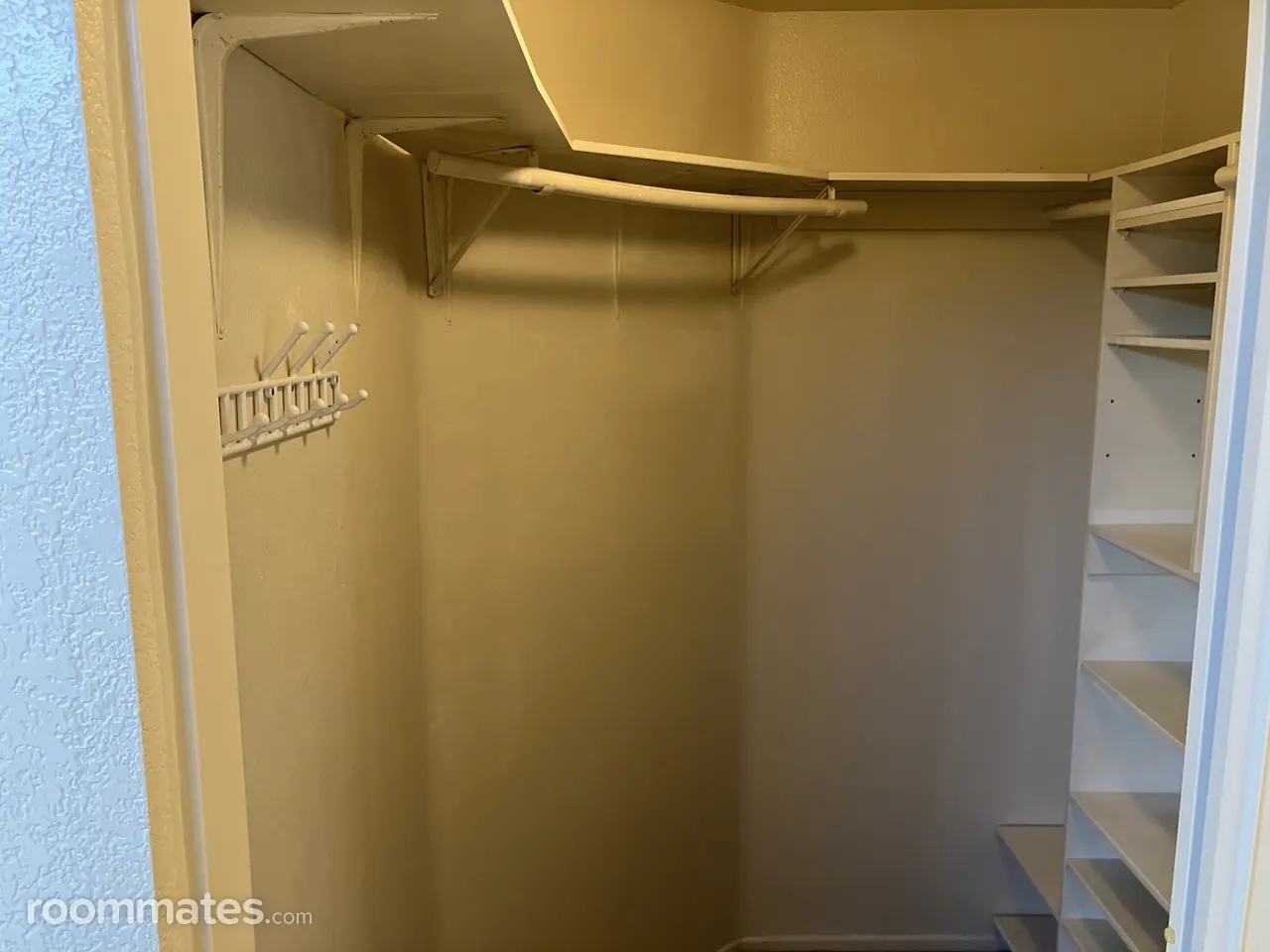 Profile photo 11 of 16