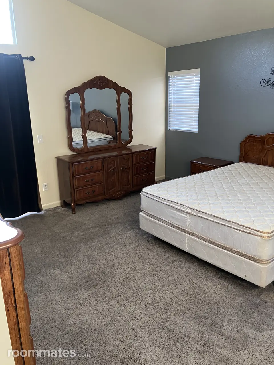 Profile photo 7 of 16