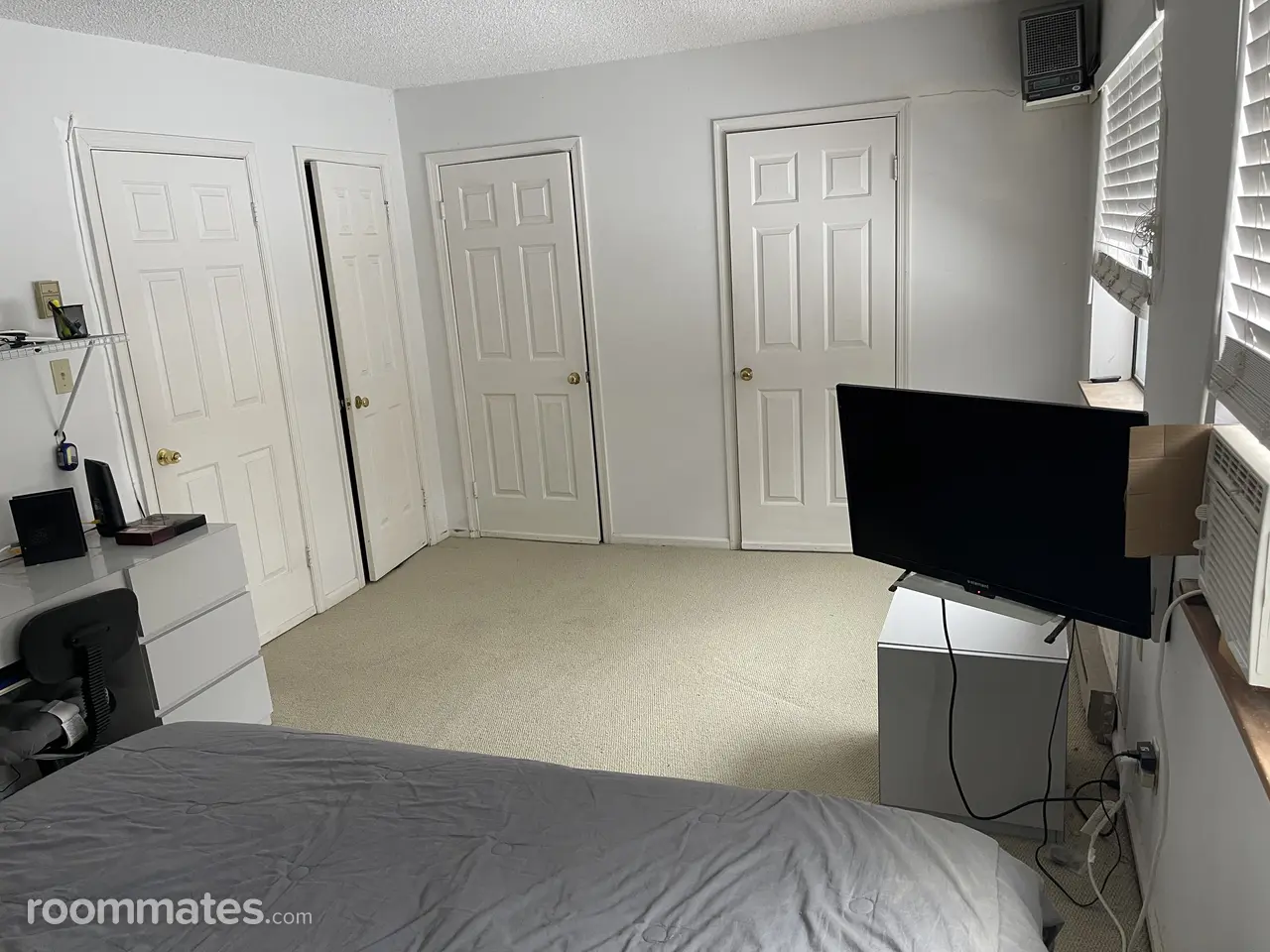 Profile photo 11 of 18