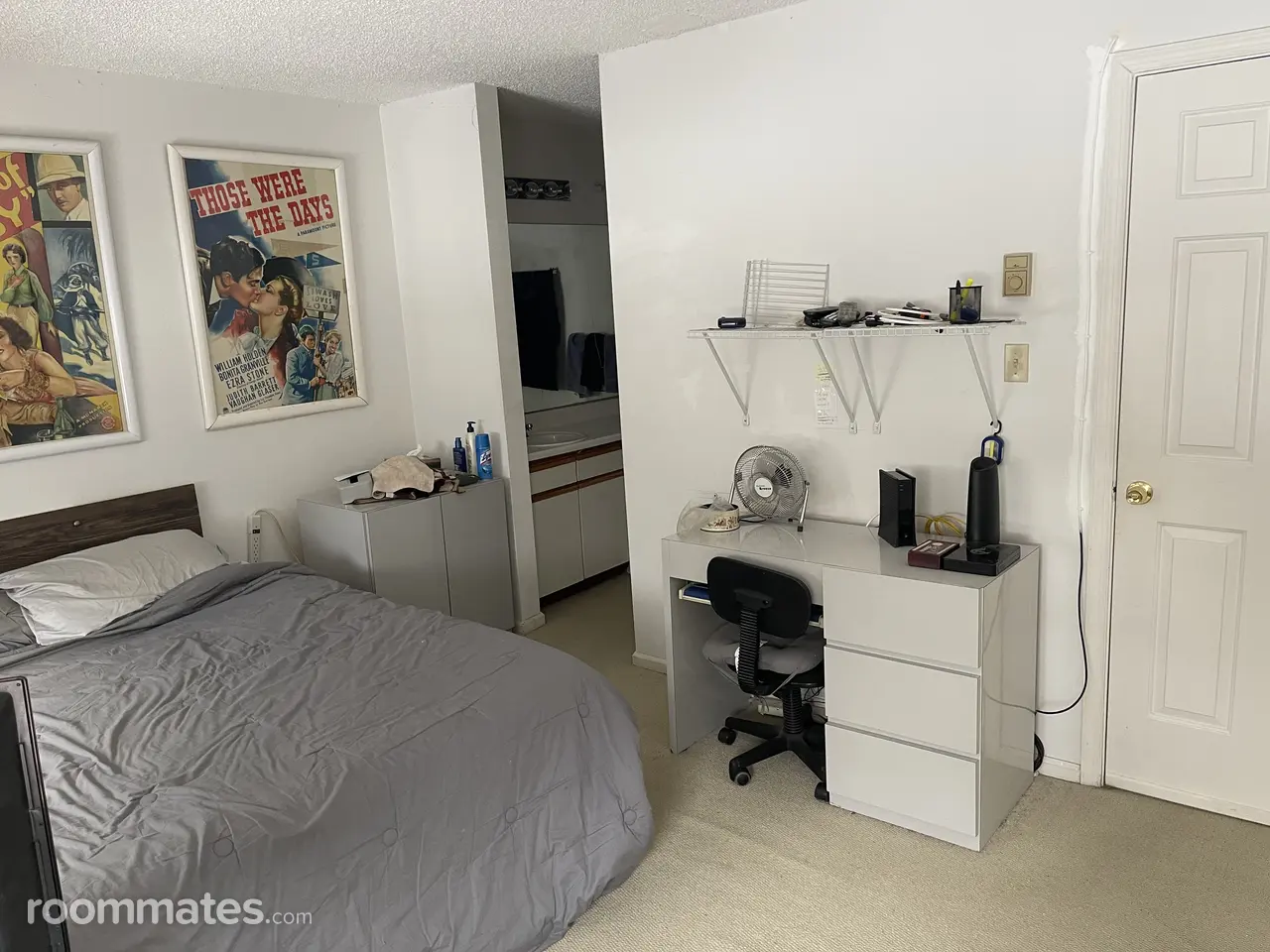 Profile photo 12 of 18