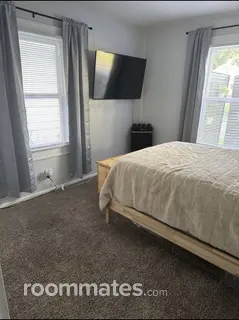 Room for rent in Indianapolis, IN $700, house