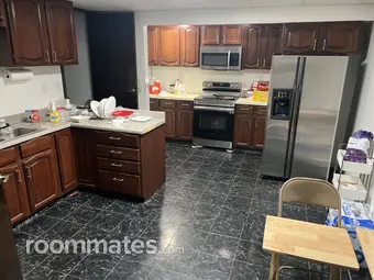 Room for rent in Albany, NY $800, house