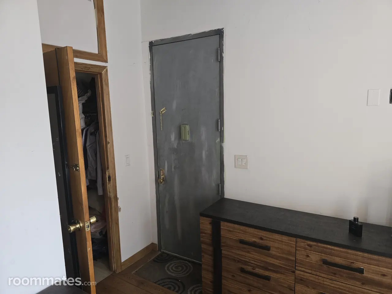 Profile photo 3 of 6