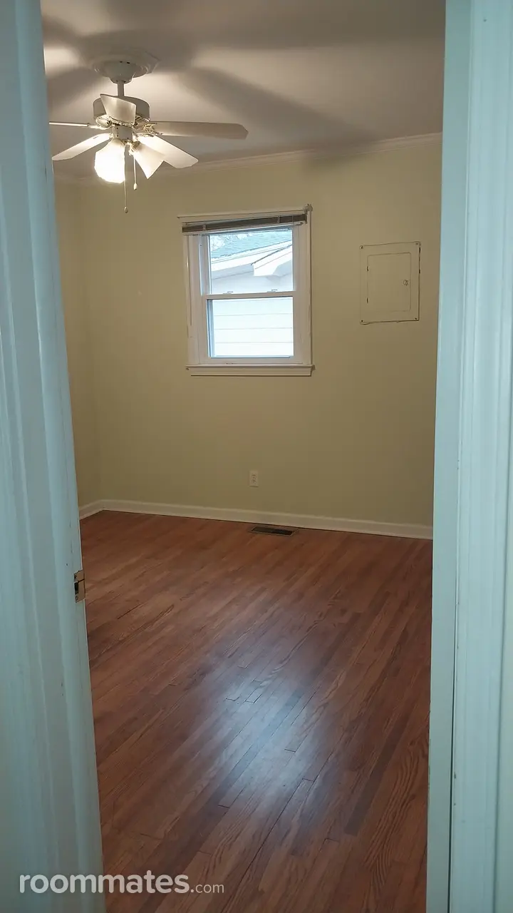 Profile photo 2 of 11