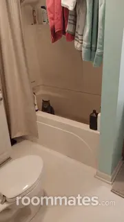 Room for rent in Jamestown, NC $450, house