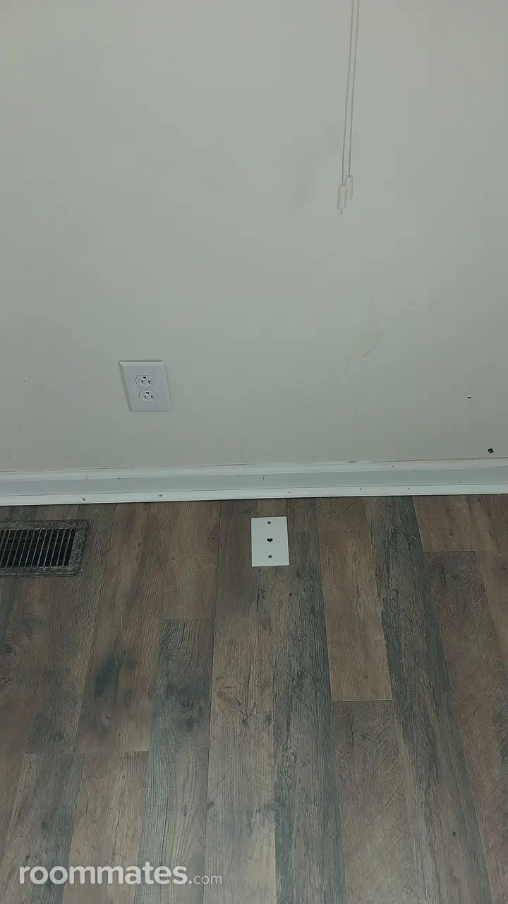 Room for rent in Jamestown, NC $450, house