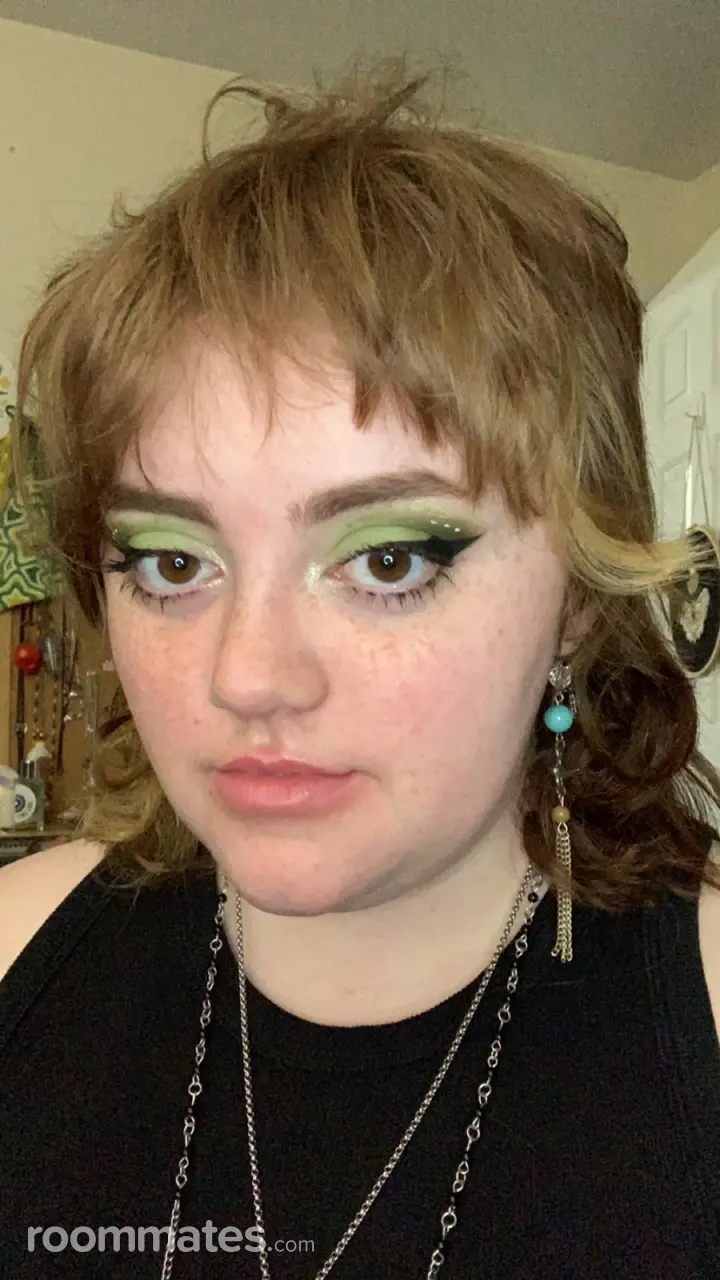 Profile photo 4 of 4