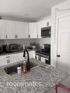 Room for rent in Jacksonville, FL $850, house