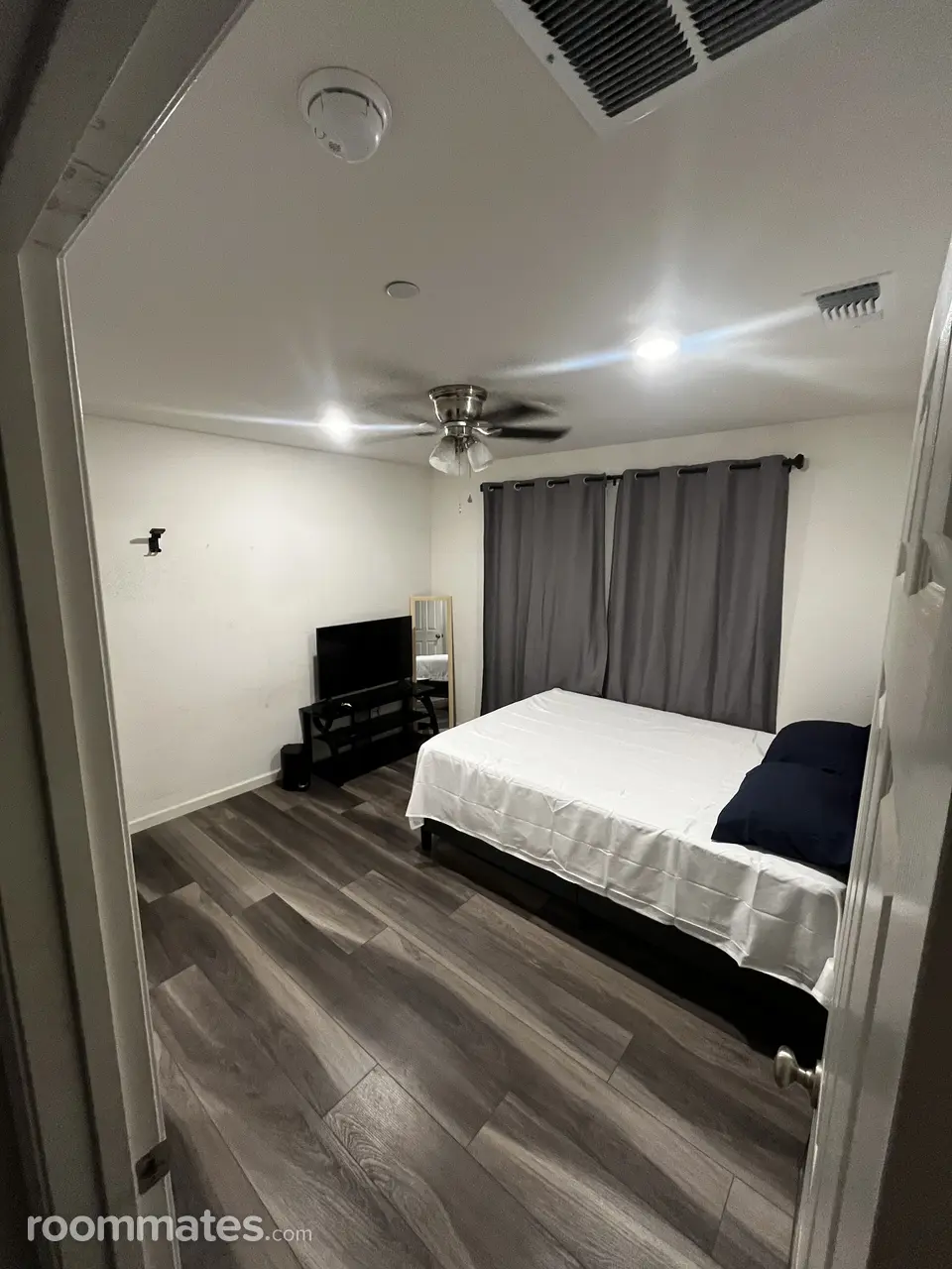 Profile photo 4 of 6