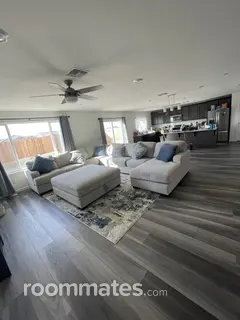 Room for rent in Fresno, CA $900, house