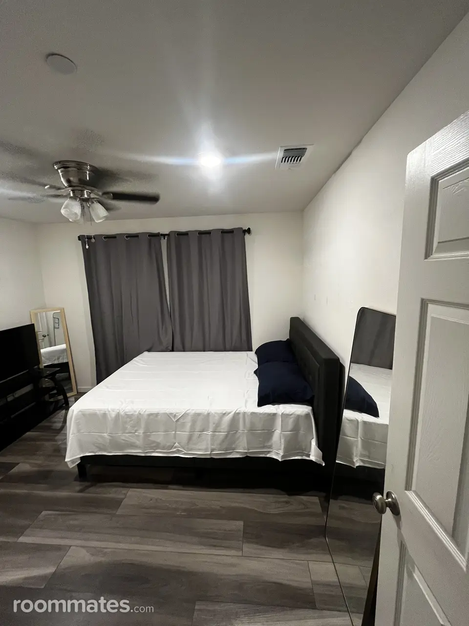 Profile photo 3 of 6