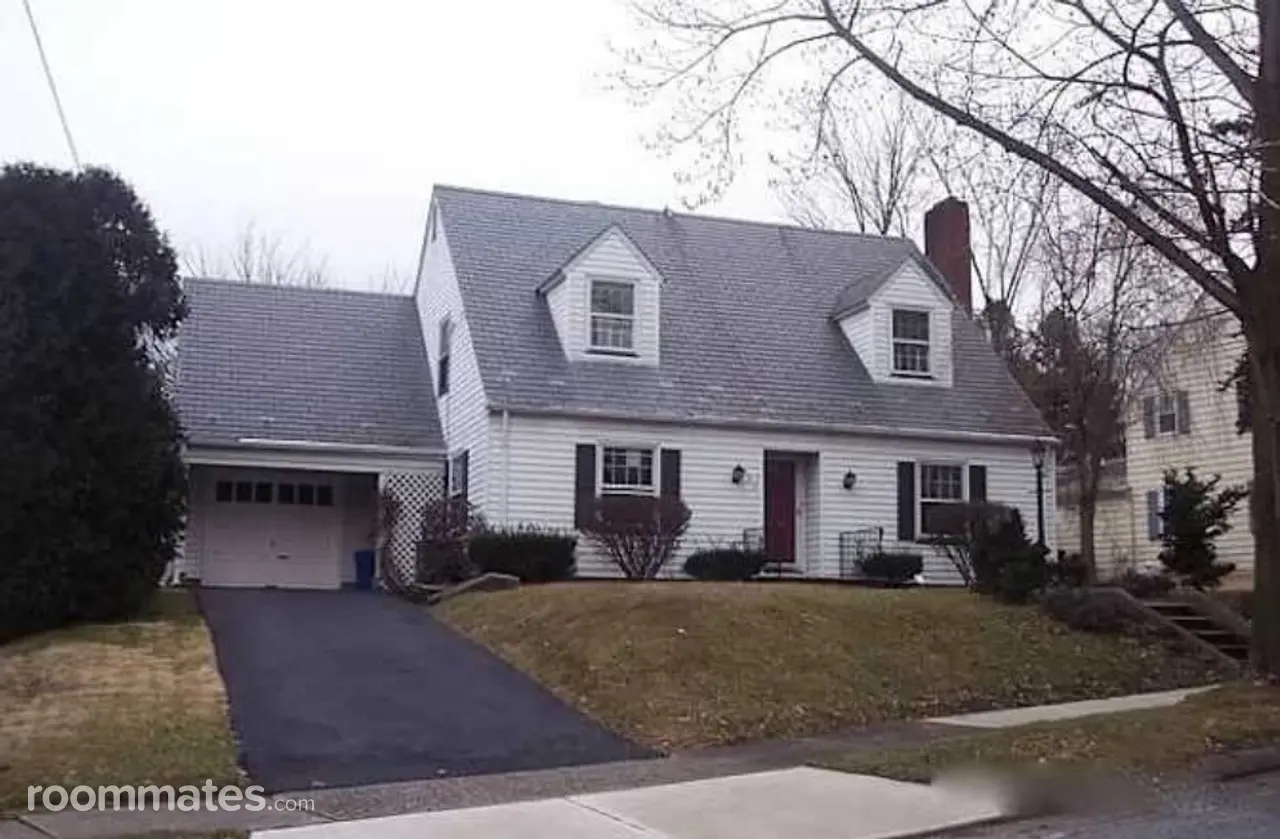 Profile photo 1 of 3