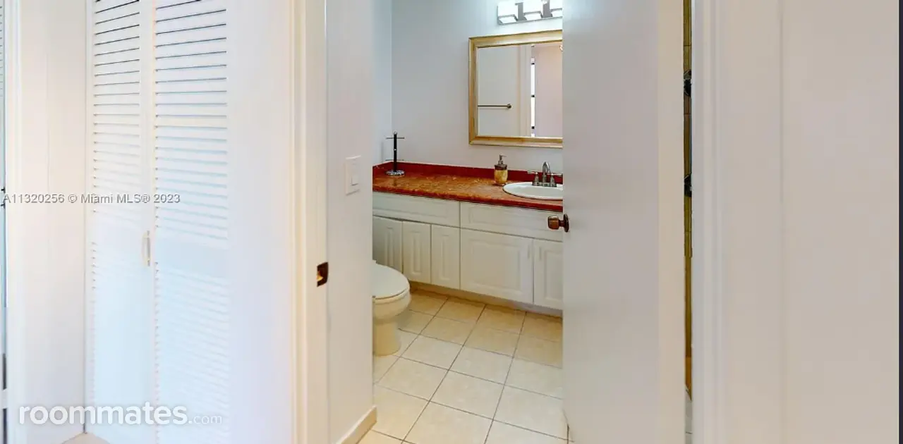 Profile photo 4 of 11