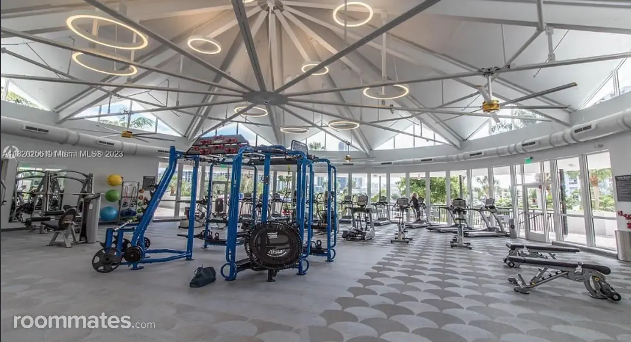 Profile photo 10 of 11