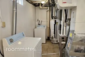 Room for rent in Akron, OH $700, house