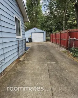 Room for rent in Akron, OH $700, house