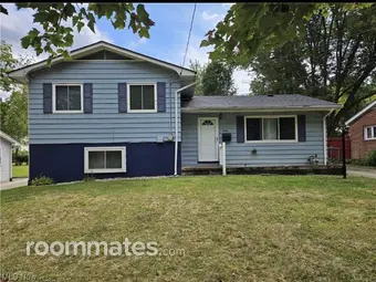 Room for rent in Akron, OH $700, house