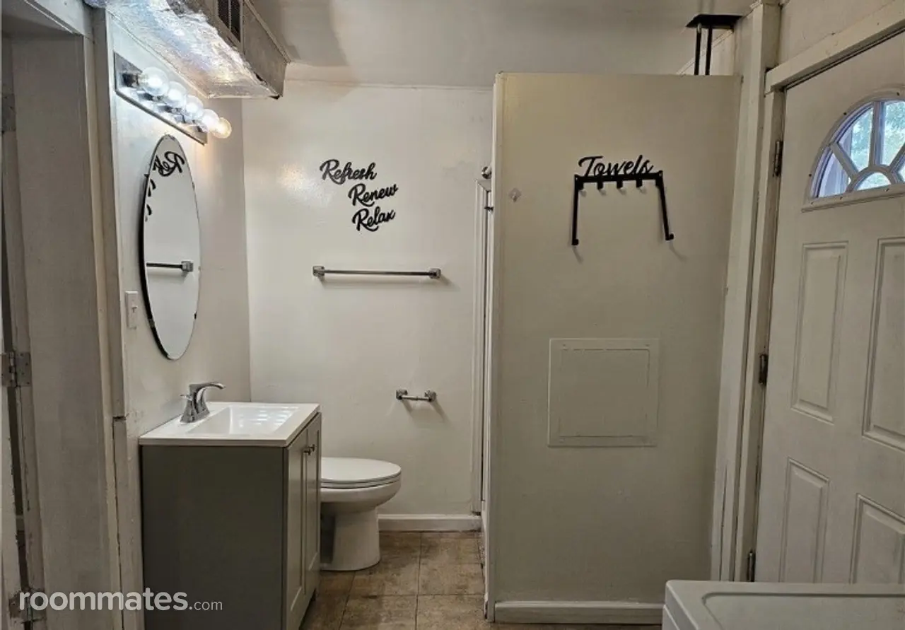 Profile photo 4 of 6