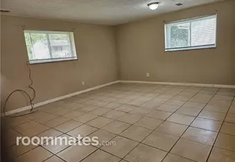 Room for rent in Akron, OH $700, house