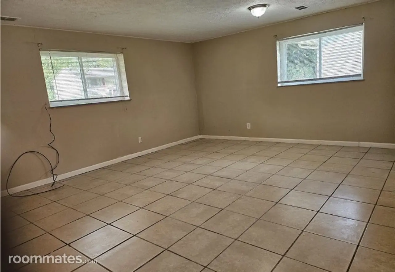 Profile photo 3 of 6