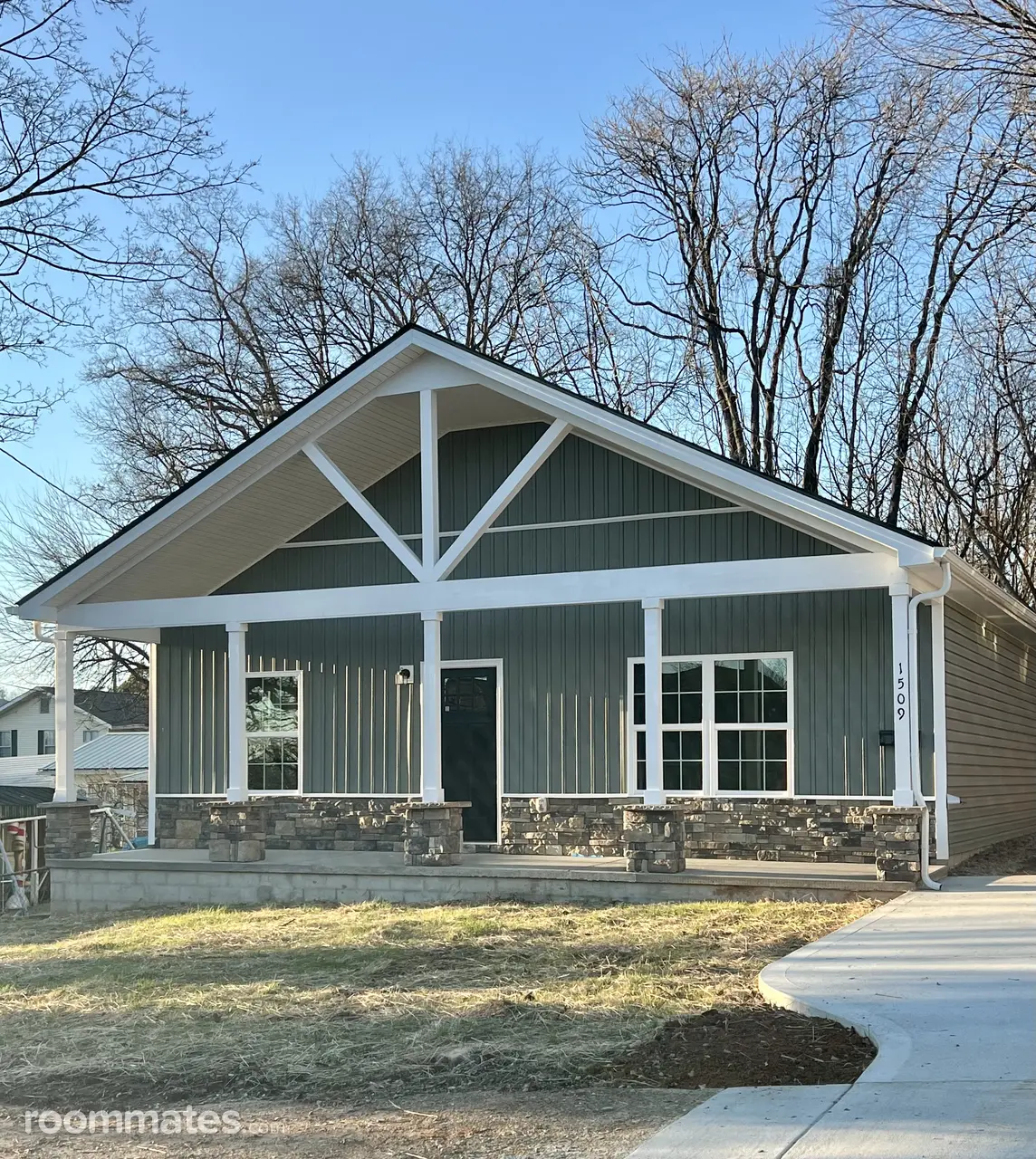 Profile photo 3 of 4