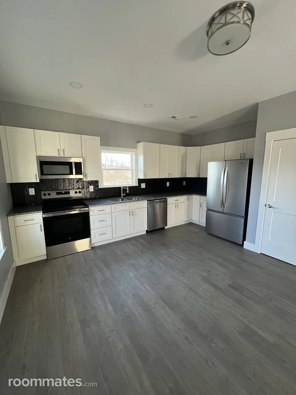 Profile photo 1 of 4