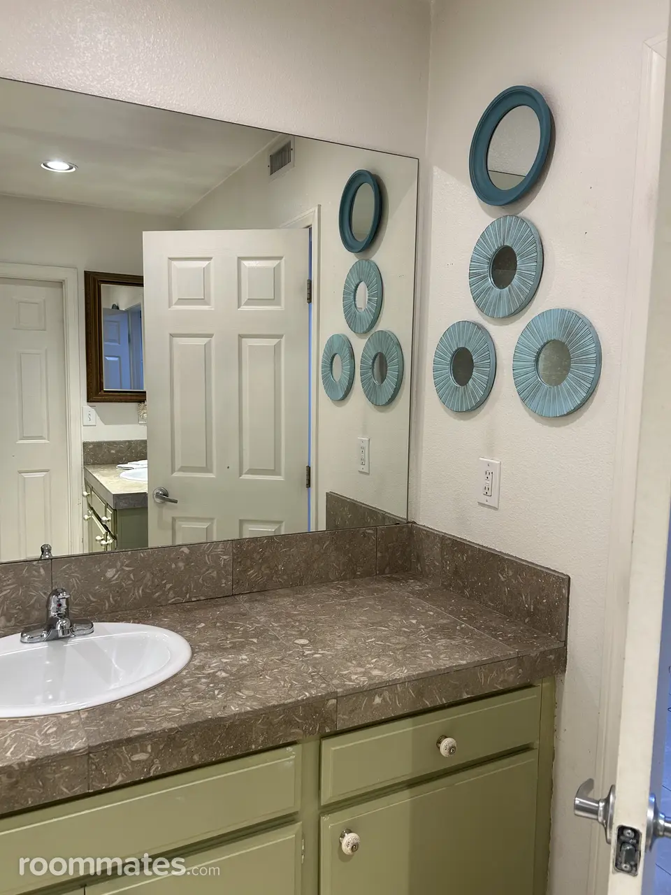 Profile photo 7 of 10