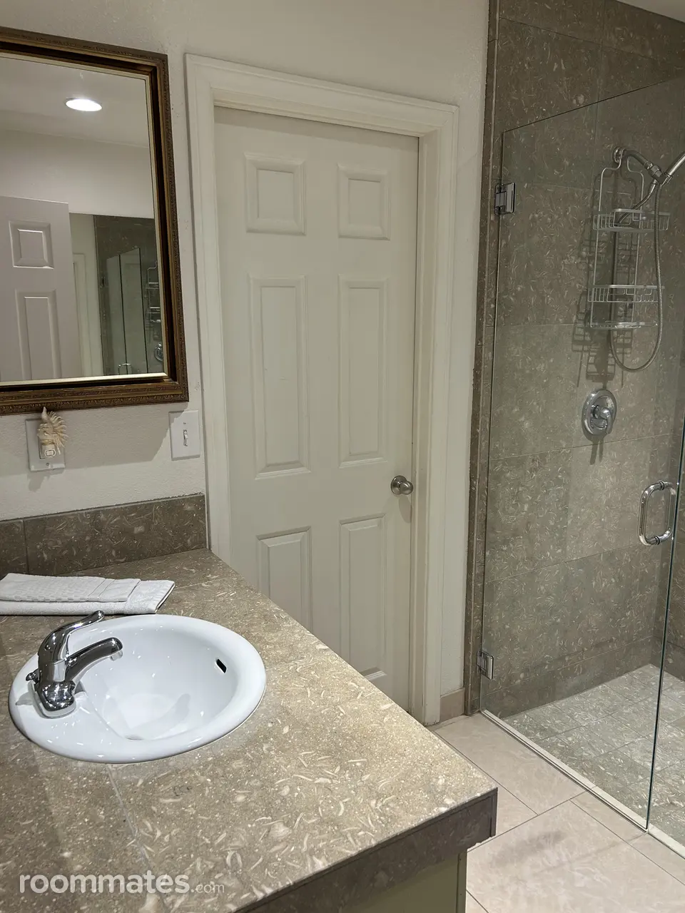 Profile photo 6 of 10