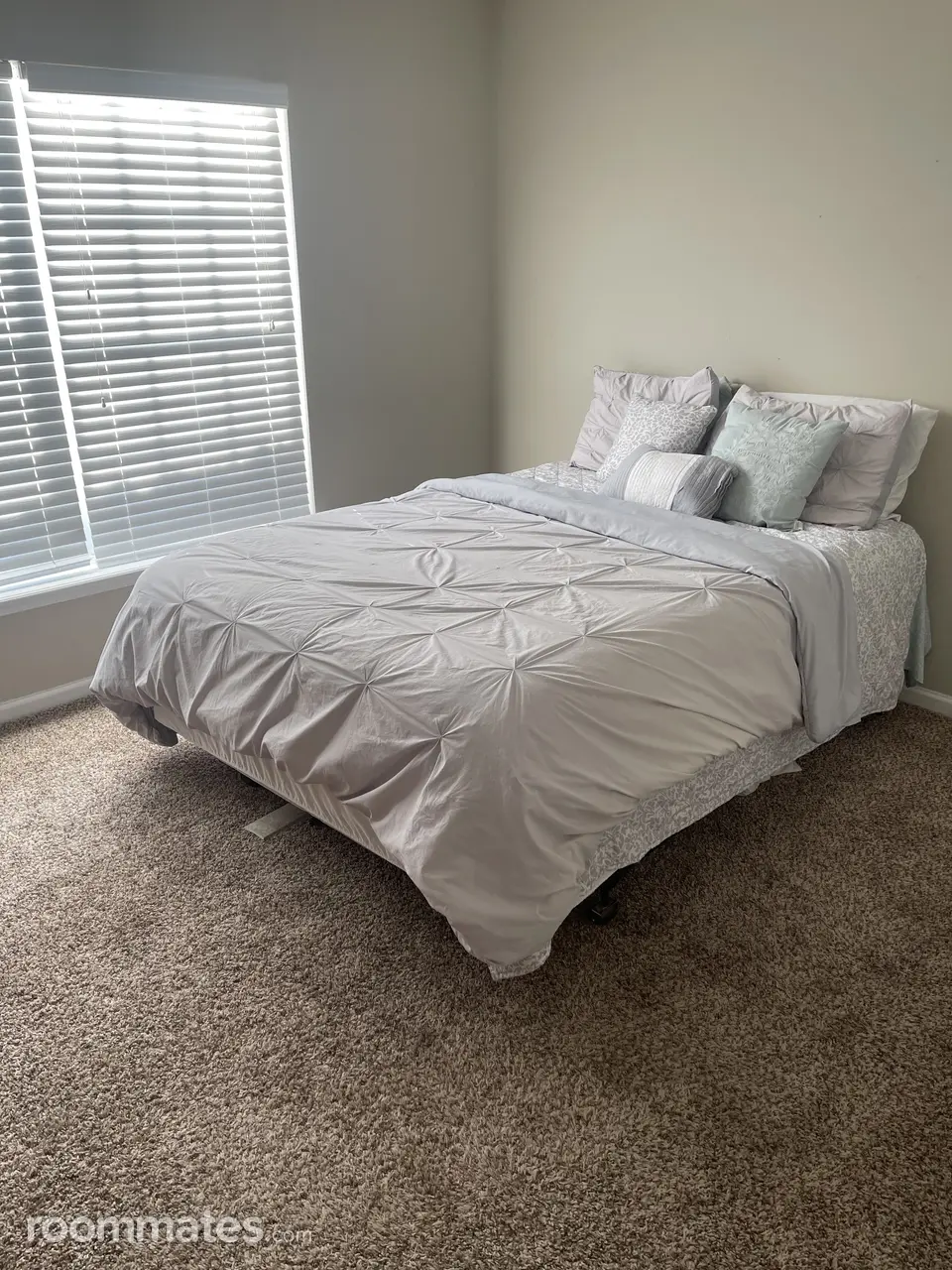 Profile photo 1 of 4