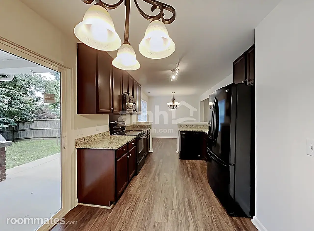 Profile photo 8 of 9