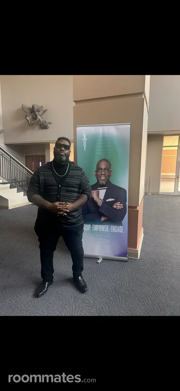 Profile photo 16 of 16