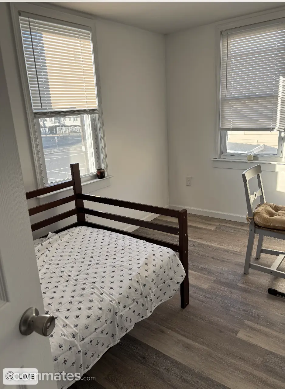 Profile photo 3 of 8