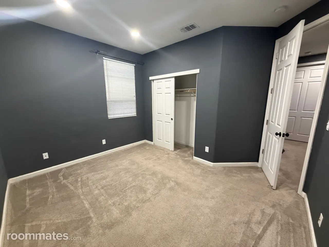 Profile photo 1 of 10