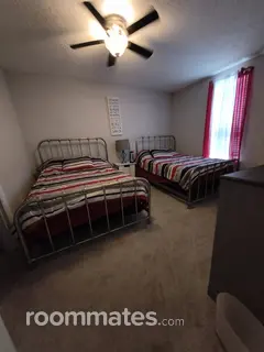 Room for rent in Cincinnati, OH $650, house