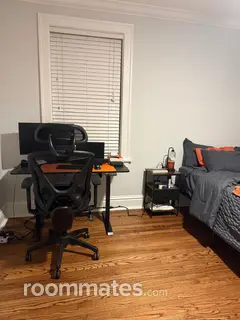 Room for rent in University City, MO $800, house