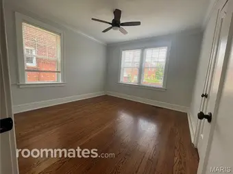 Room for rent in University City, MO $800, house