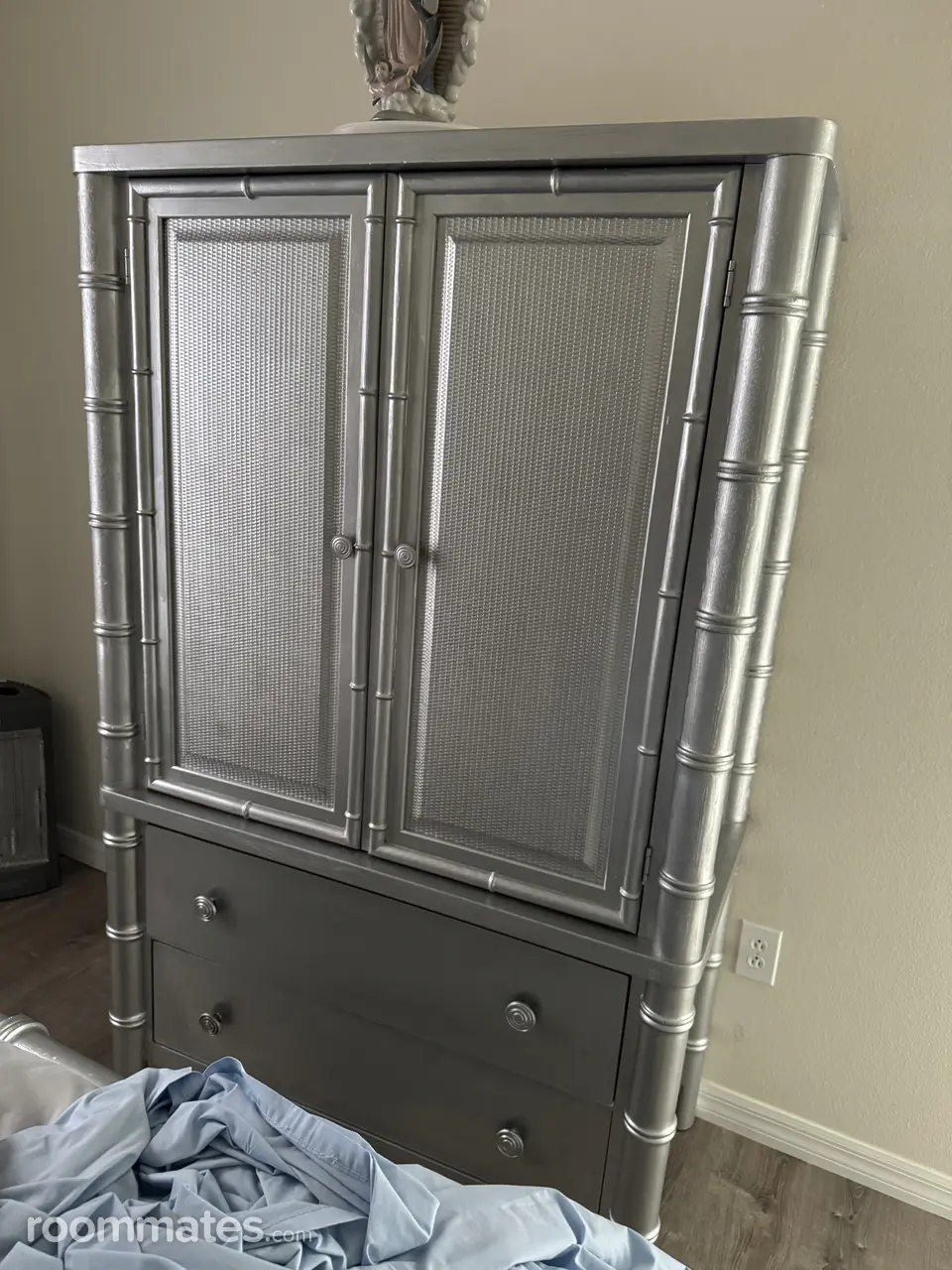 Profile photo 7 of 10