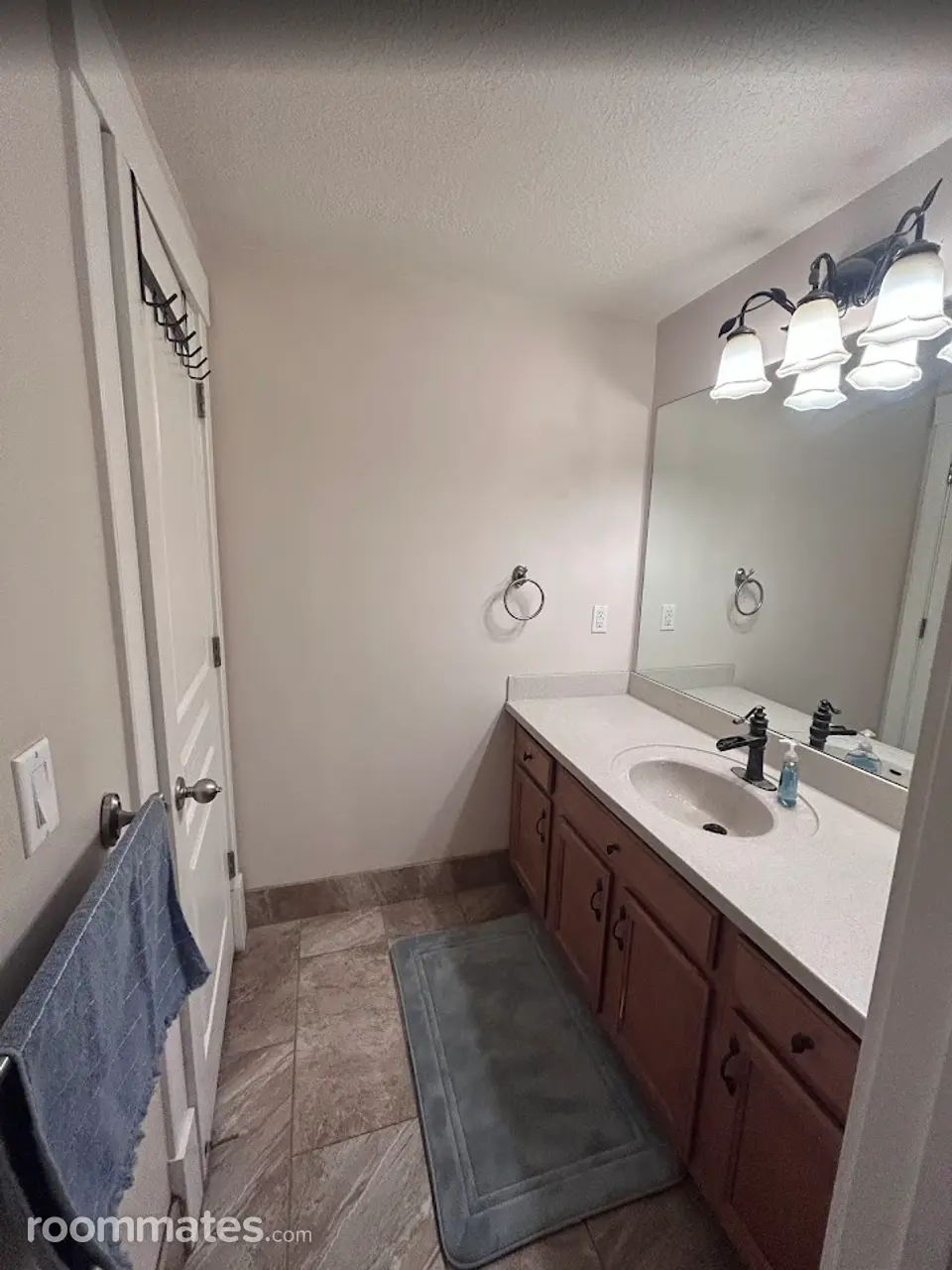 Profile photo 6 of 13