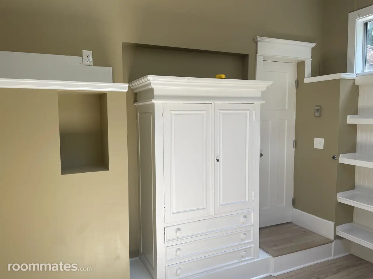 Profile photo 1 of 7