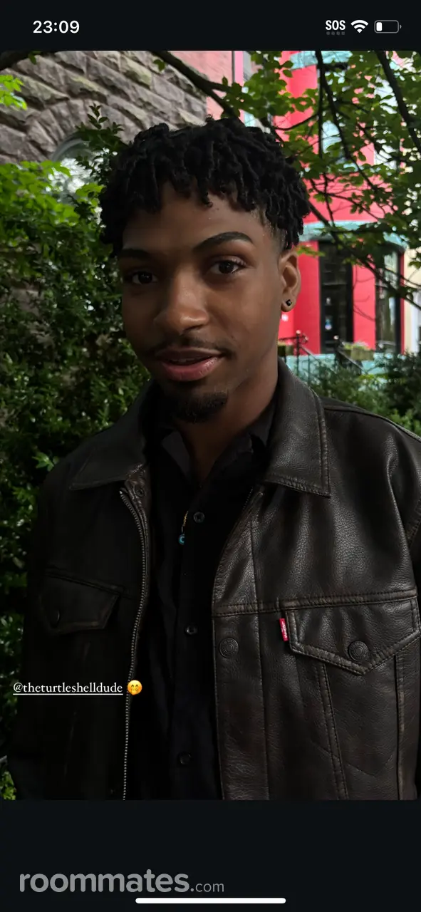 Profile photo 4 of 4