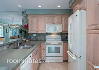 Room for rent in Rancho Mirage, CA $1050, condo