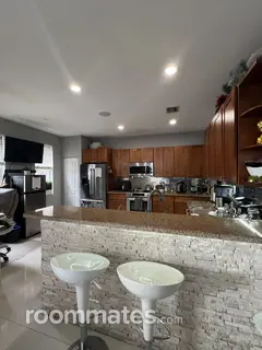 Room for rent in Doral, FL $1250, house