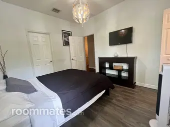 Room for rent in Doral, FL $1250, house