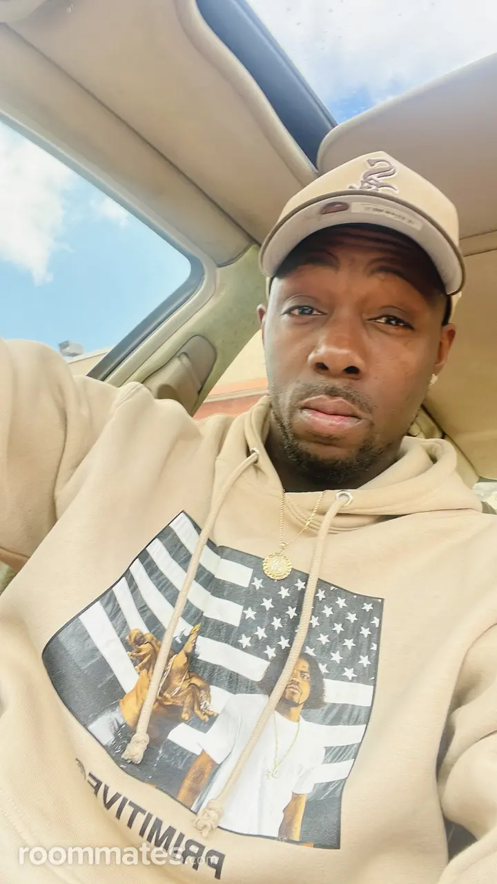 Profile photo 1 of 1