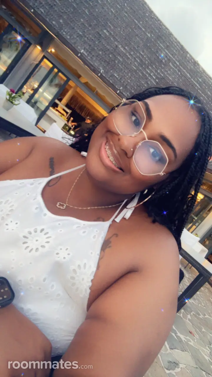 Profile photo 1 of 1